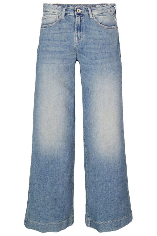 CELIA WIDE FIT 249 2797 MEDIUM USED